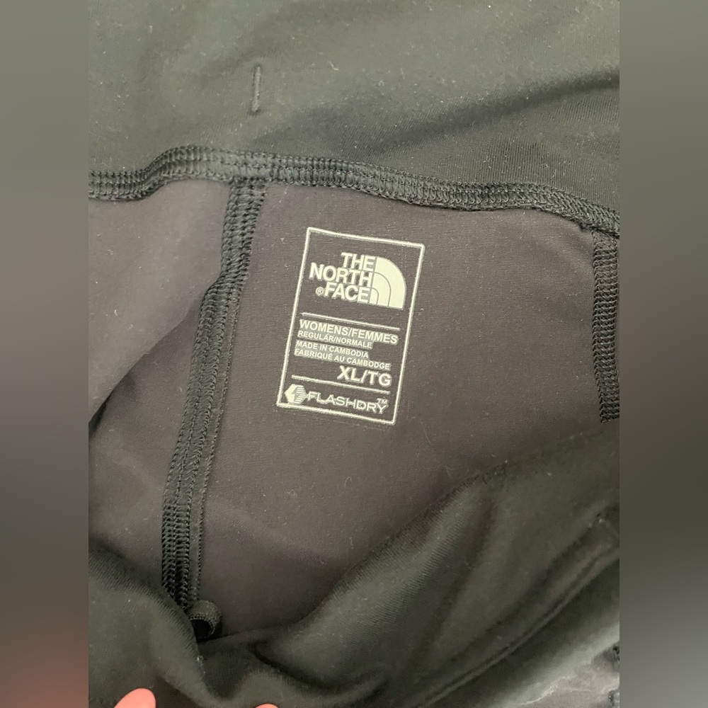The north face grey women’s Aphrodite 2.0 rouched capri legging pants - Picture 3 of 4